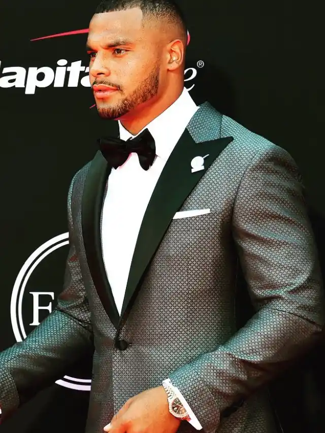 Gentleman's Playbook - Elegant Simplicity ☄️ Dak Prescott killing them  softly in medium grey GentsPlaybook Custom cut to perfection for Week 5.  #NFLStyle